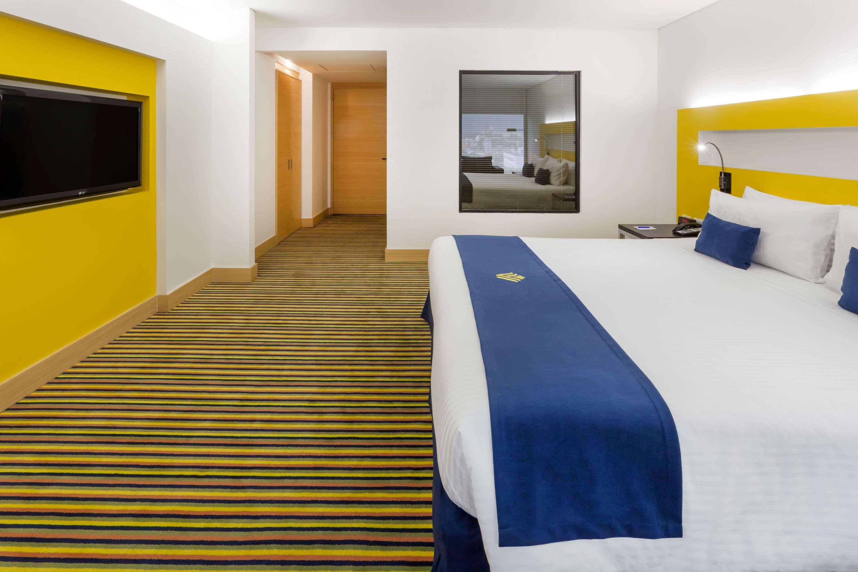 Wyndham Bogota Hotel Exterior photo A room at the hotel